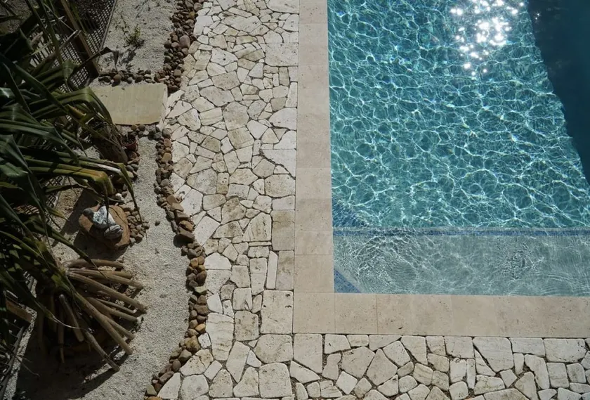 Honeybird Hideaway - Image 1