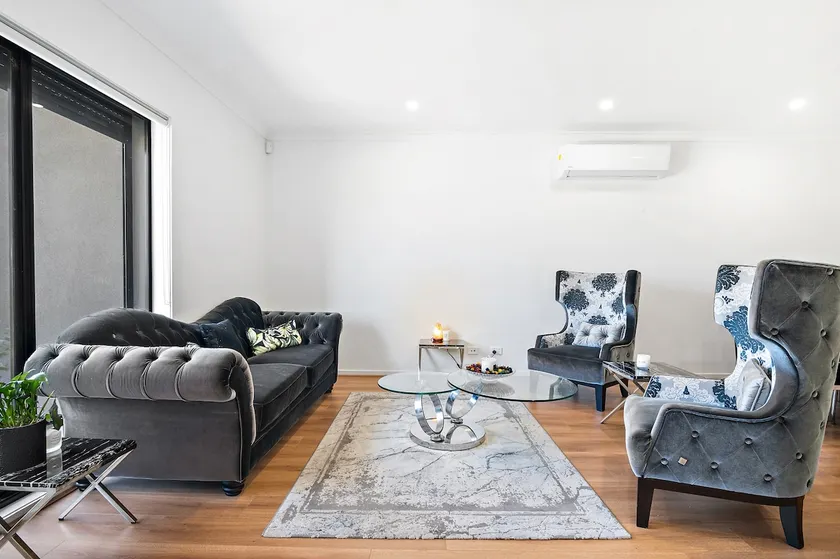 Spacious Tarneit Home with Private Garden - Image 1