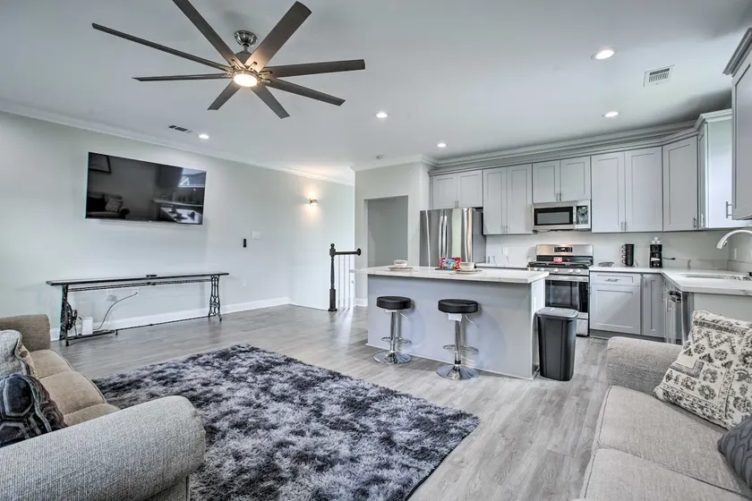 6 Mi to French Quarter: Modern New Orleans Gem - Image 1