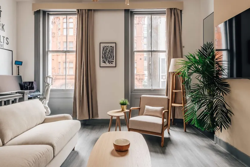 Chic 2-bed City Apartment -Old Street - Image 1