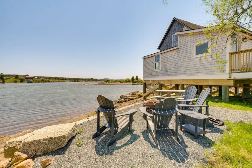 Historic Winter Harbor Cottage w/ Waterfront Views - Image 1