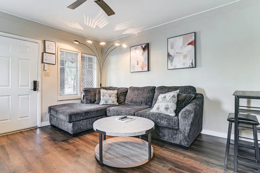 Walkable Haven 1 Mi to Dtwn Phoenix & Chase Field! - Image 1