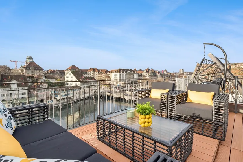 Old Town Diamond Penthouse AC Private Rooftop - Image 1