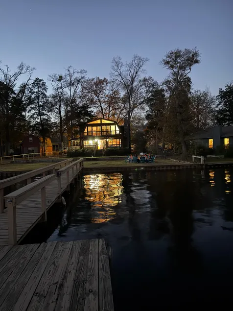 Callender Blue, a cozy lakeside cabin paradise - Image 1