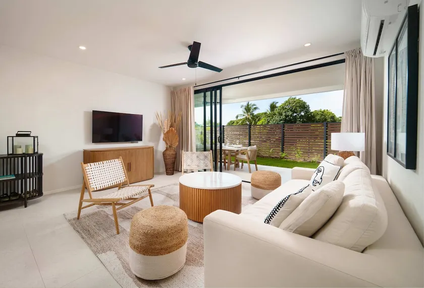 NEW LUX 2BR, Walk to Beach! Sky Pool Deck - Image 1