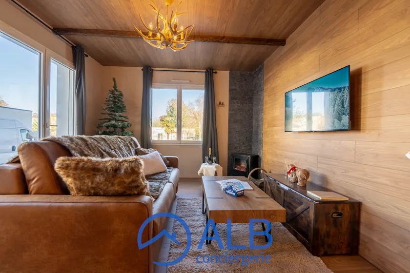 Le Chalet Savoyard - Image 1