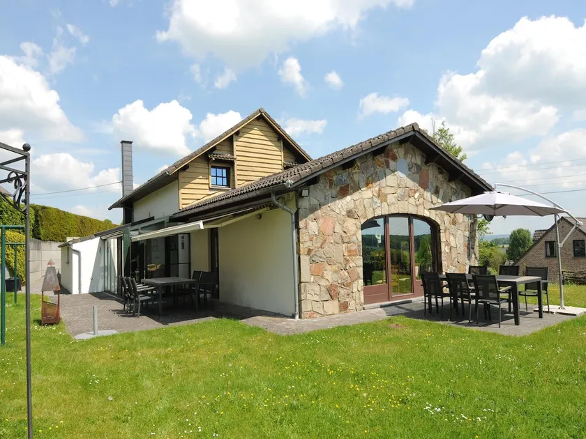 Five-Bedroom Holiday Home in Somme-Leuze - Image 1