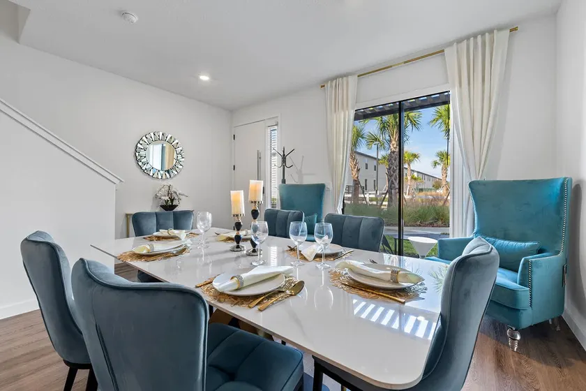 Bright Modern Townhome Retreat - Image 1
