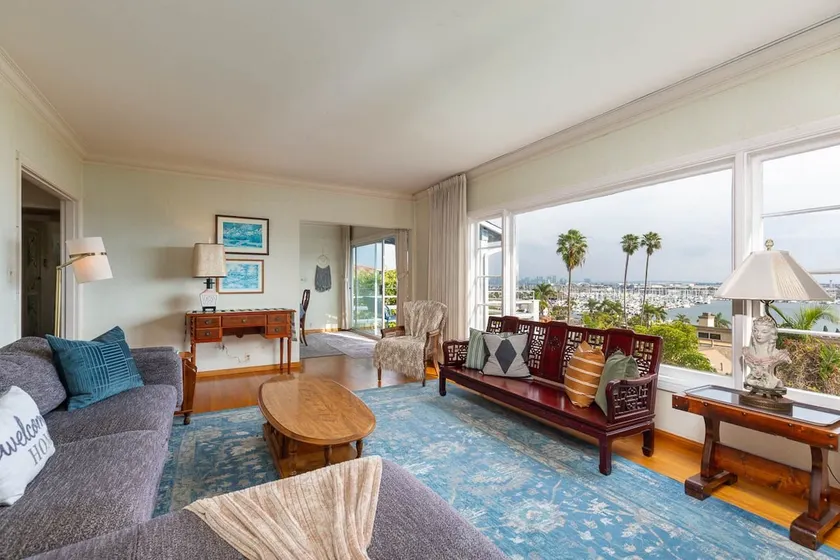 Cozy Retro Home with Bay & City Views - Image 1