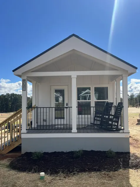 The Gardenia Cabin | Sleep 4 - Image 1