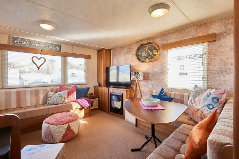 Host & Stay - Cosy Cove - Image 1