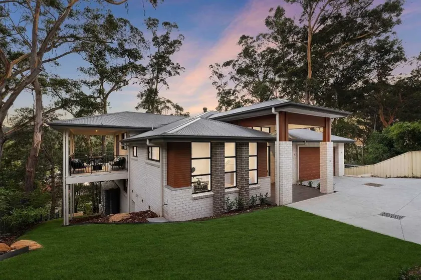 Sun-Drenched. Brand-New Home. Sleeps 11 - Image 1