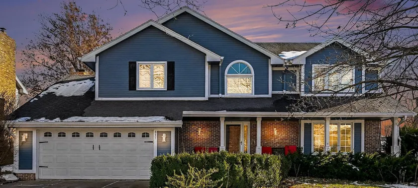 Golden Haven Stylish 5BR Modern Home 4 Baths - Image 1