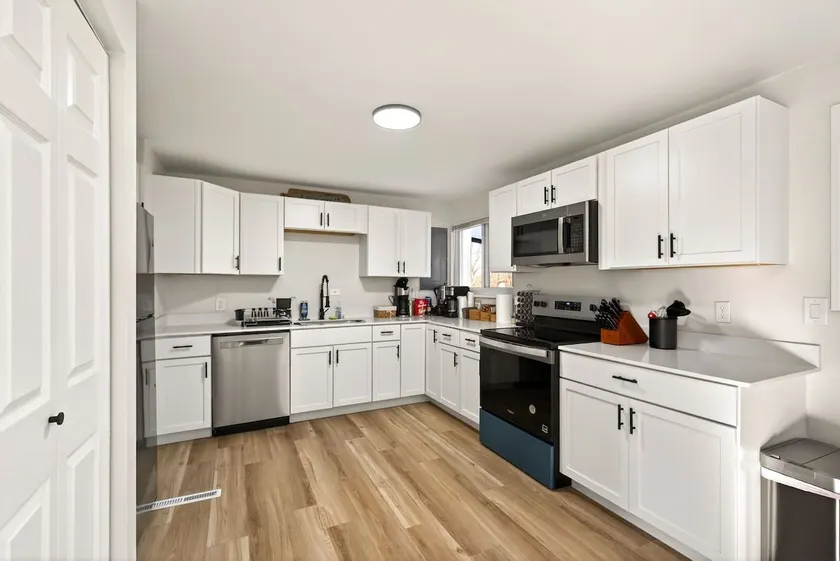 Cozy 4BR – Game Room & Fenced Yard, No Airbnb Fees - Image 1