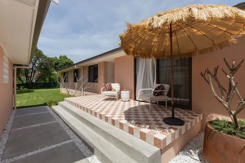The Berry Bungalow, Berry - Image 1