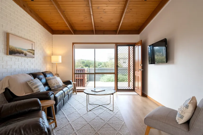 Sea Breeze on Orton - 5 minute walk to the beach! - Image 1