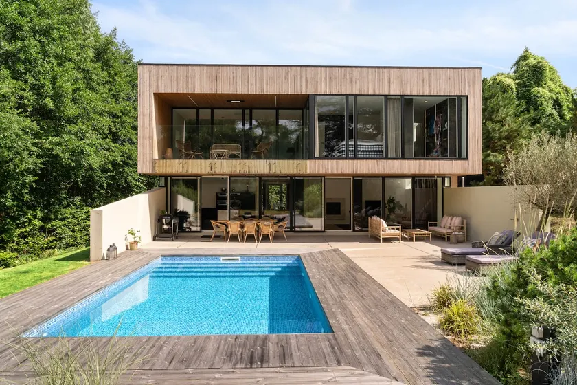 Exclusive Duplex Mansion with Sauna & Pool - Image 1