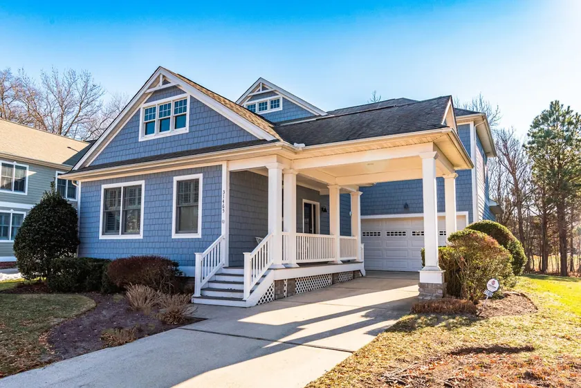 Upscale Bayside Home 4 Bedroom Sleeps 14 - Image 1