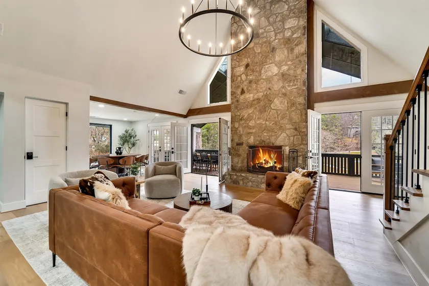 Mountain Home + Cottage Minutes to Downtown - Image 1