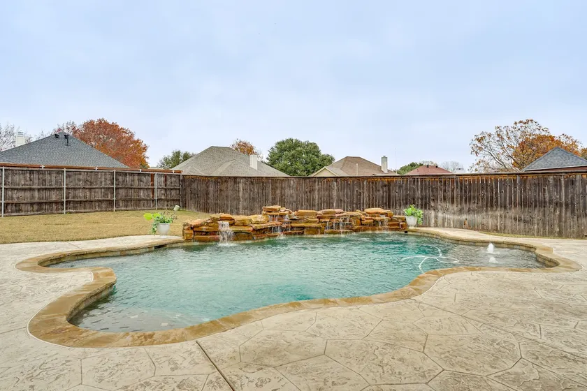 Group-friendly Burleson Getaway w/ Outdoor Oasis - Image 1