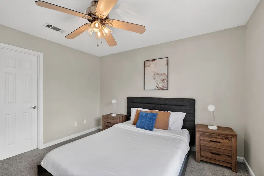 Comfy stay with patio and laundry near Atlanta - Image 1