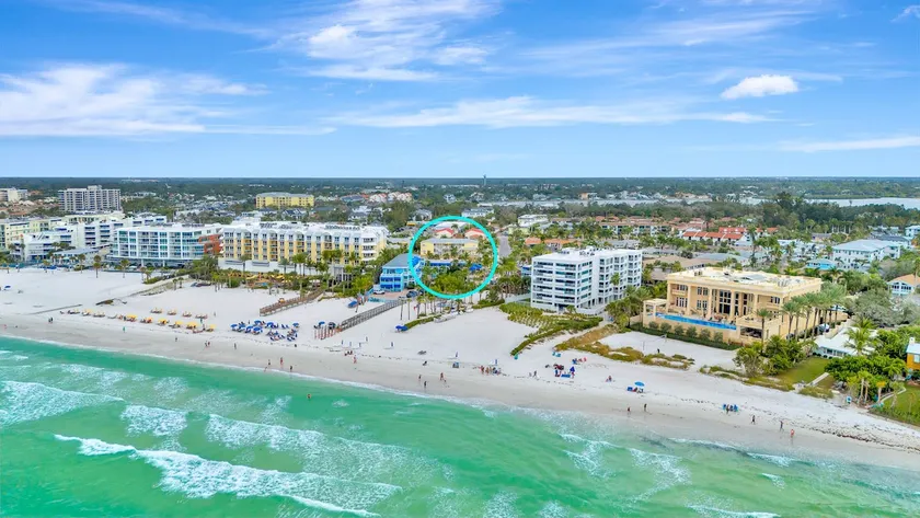 2BR Beach Club – Beach, Heated Pool & Hot Tub - Image 1
