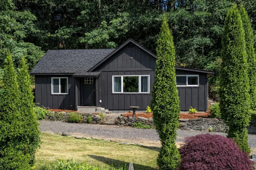 Rock Cove Cottage - Image 1
