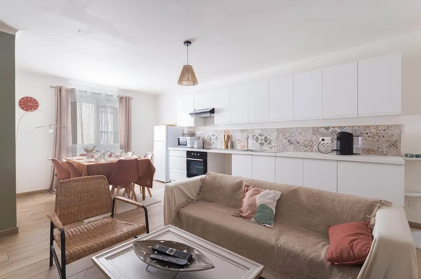 Beautiful 3-room apartment - Image 1