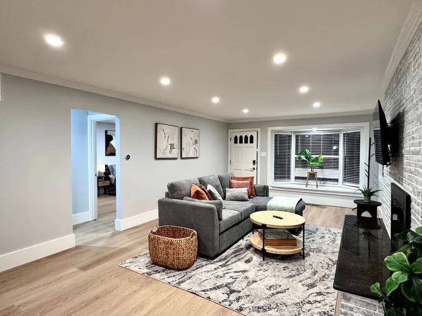 Urban Oasis | 3BD 2BTH Gorgeous Home - Image 1