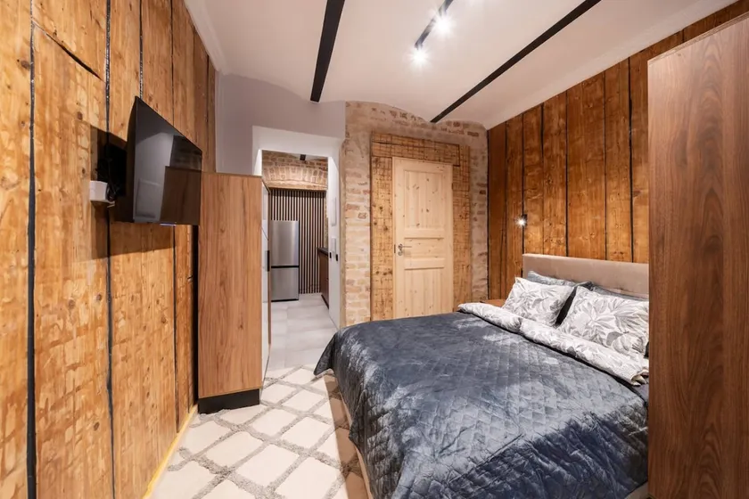 The Parkside ground-floor apartment with street parking - Image 1