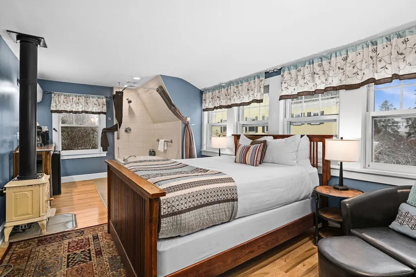 North Shore Suite, Heirloom Hotel Collection - Image 1