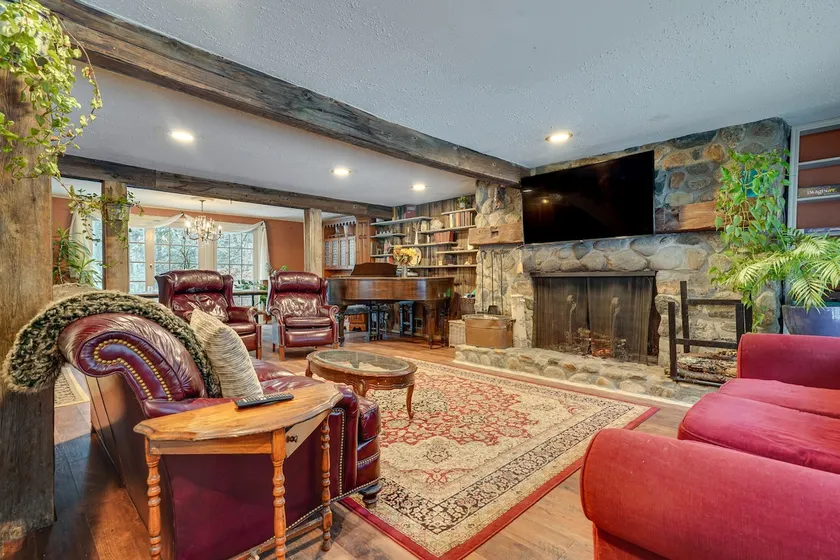 3 Mi to Mount Snow: Spacious West Dover Home - Image 1