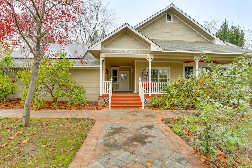 Country Comfort! Spacious Family Home By Red Bluff - Image 1