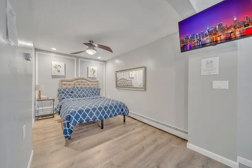 Newly Renovated Private Suite - Image 1