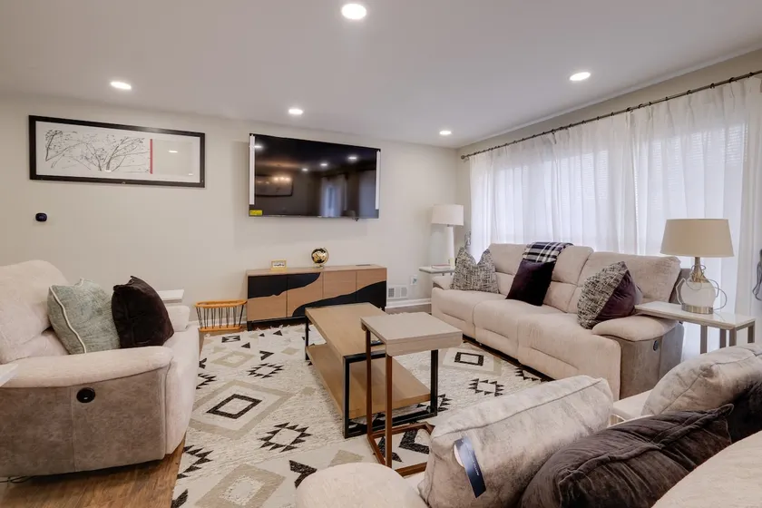 Great for Gatherings! Modern Lanham Duplex - Image 1