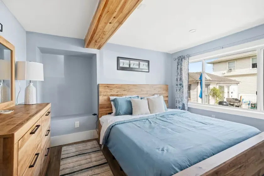 Ocean Views and Modern Flair Newly Renovated - Image 1
