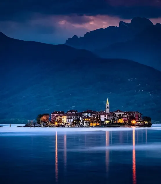 Gio s House Vintage Style Into Borromee Island - Image 1