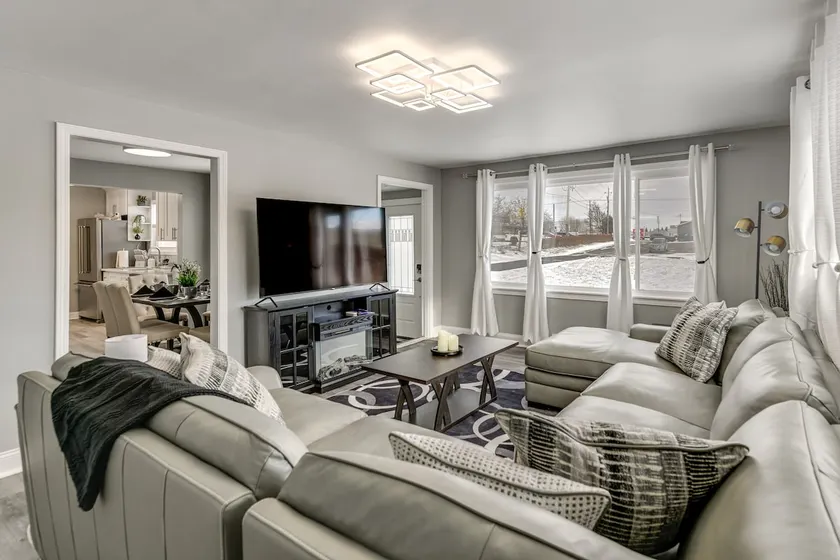 Newly Remodeled! Upscale Home in Buffalo Suburbs - Image 1