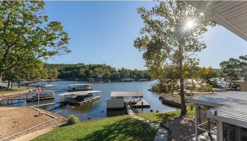Lakefront 4BD/BunkRm-2.5BA-Dock/Firepit/Slide-14 - Image 1