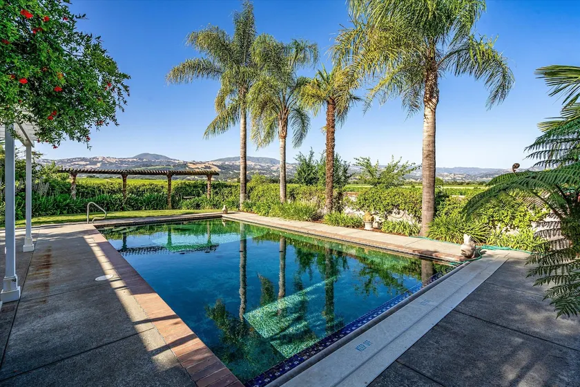 Trentadue Winery Farmstay with Pool and Wine Tasti - Image 1