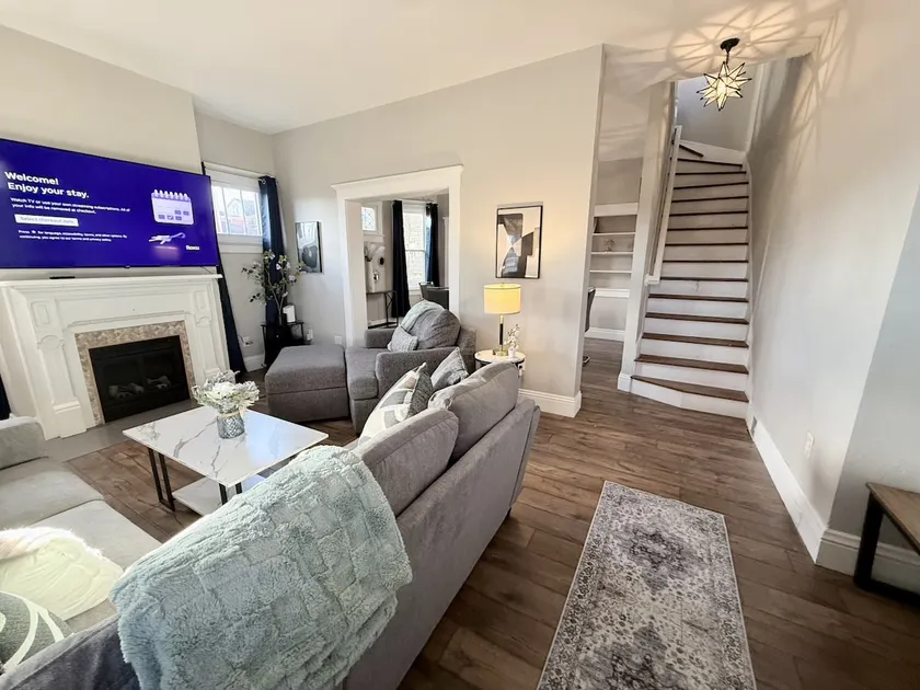 Charming 3 BR 2 bath home 10 minutes to downtown - Image 1