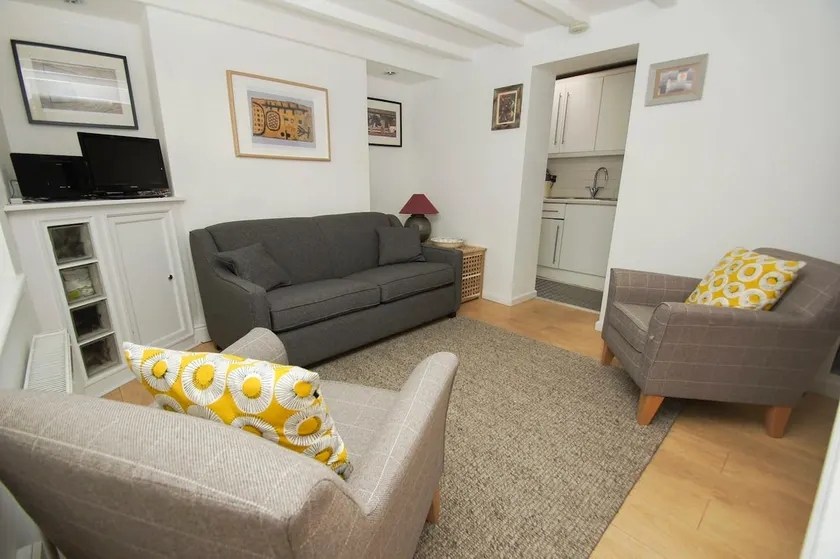 Marine Gardens - Central - by Brighton Holiday Lets - Image 1