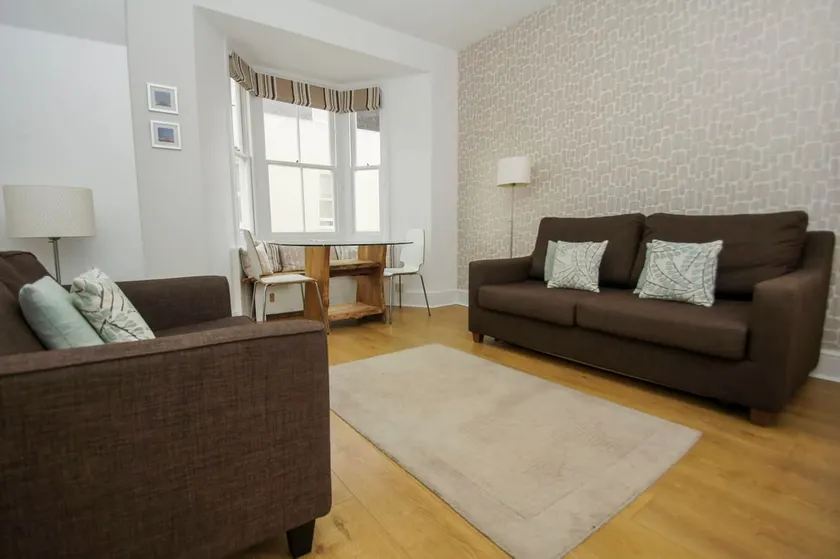 Cottage Marine: 2 chambres, 6 couchages, situé au centre, à proximité de la mer, espace extérieur, parking, WiFi - Image 1