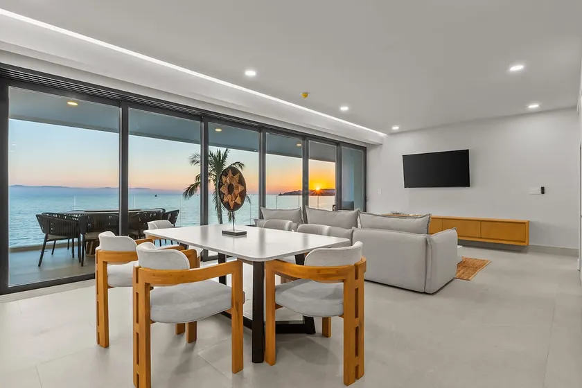 Beachfront 3BR + Ocean Views + Gym | Panarea 1B - Image 1