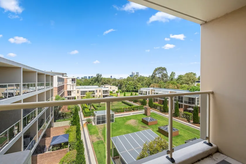 Modern 2BR Stay near Olympic Park|Pool Gym Parking - Image 1