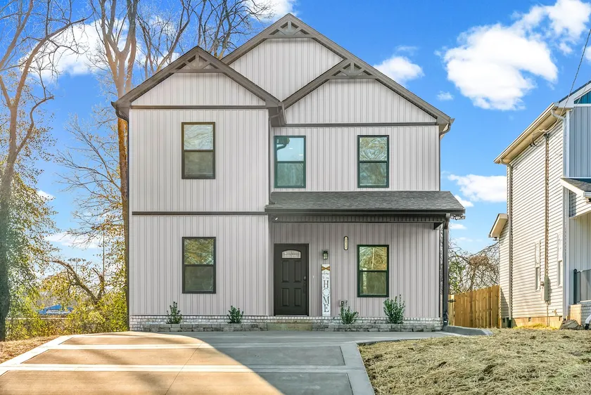 Main Street Manor - Spacious Home Near Dining - Image 1