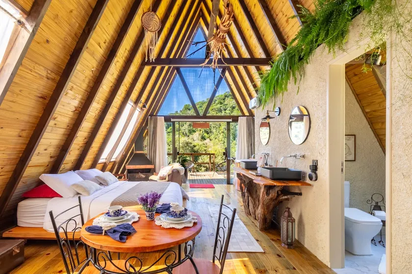 Alcântara Chalet: Jacuzzi, Fireplace and Deck with View - Image 1