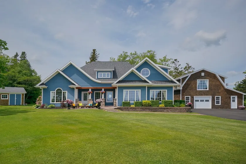 The Harbourview Retreat - Image 1