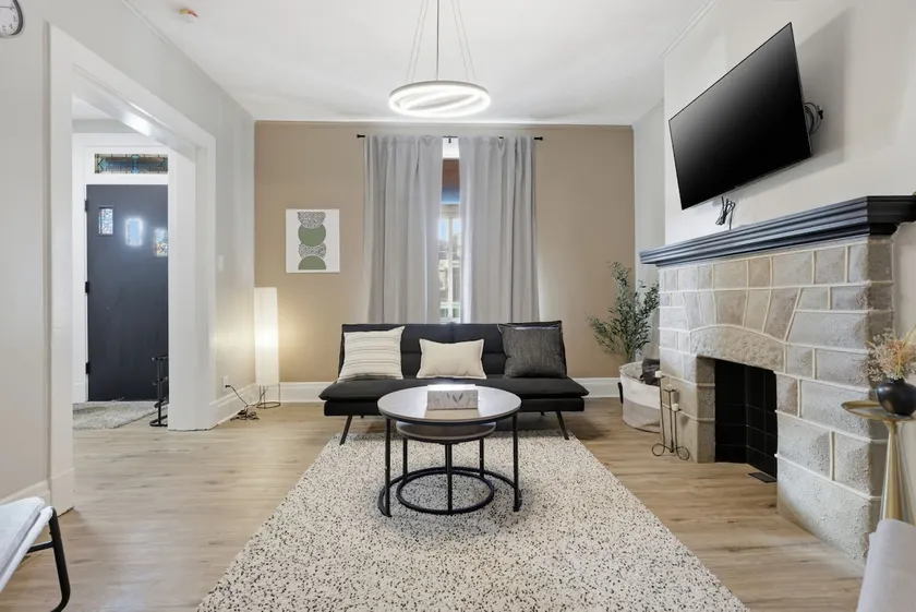 Stylish Mt. Washington Home with Private Deck and Easy Access to Downtown and Stadiums - Image 1