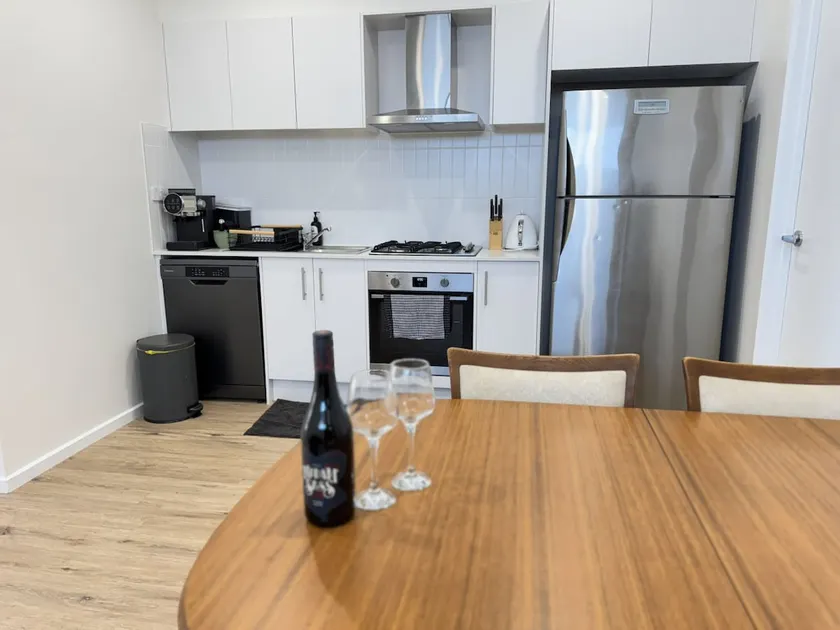 Cozy Family Escape for 8 in New Build Menangle Park - Image 1